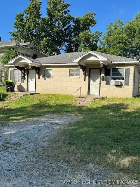 208 W 8th, Holdenville, OK 74848