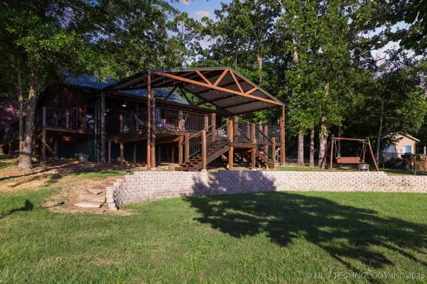 Fort Towson, OK 74735,1096 Peninsula DR