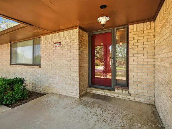 Bartlesville, OK 74006,1306 SE Greystone AVE