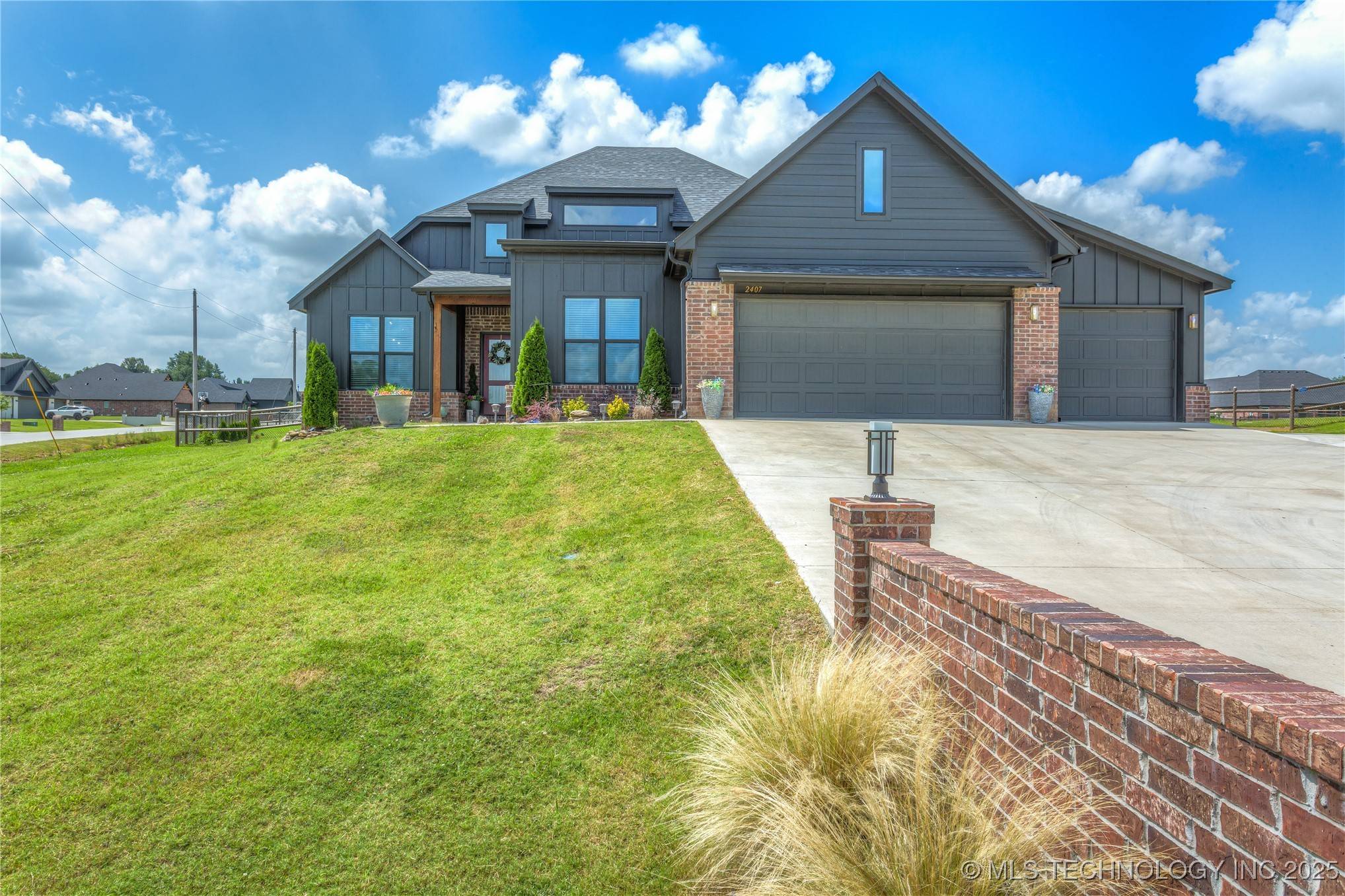 2407 W Union PL, Collinsville, OK 74021