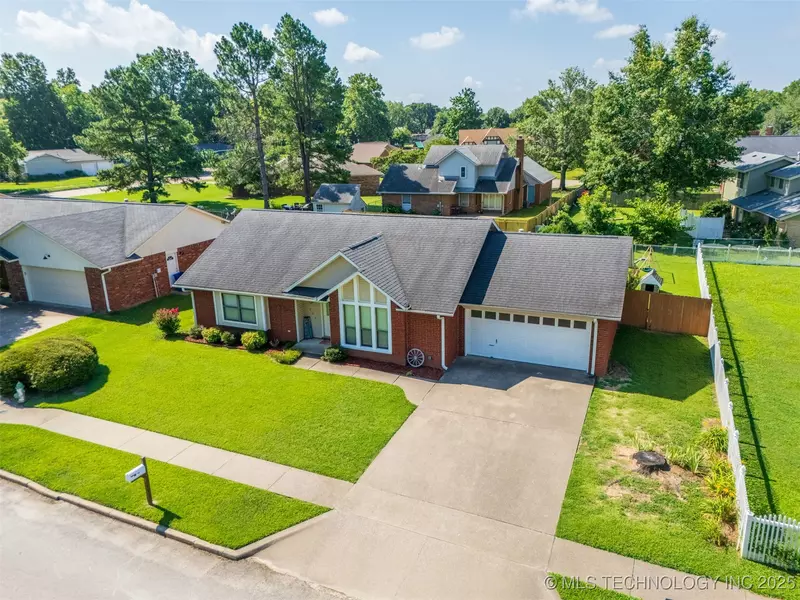 204 Magnolia AVE, Pryor, OK 74361