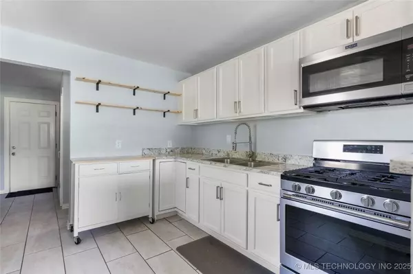 Tulsa, OK 74112,6711 E 10th ST