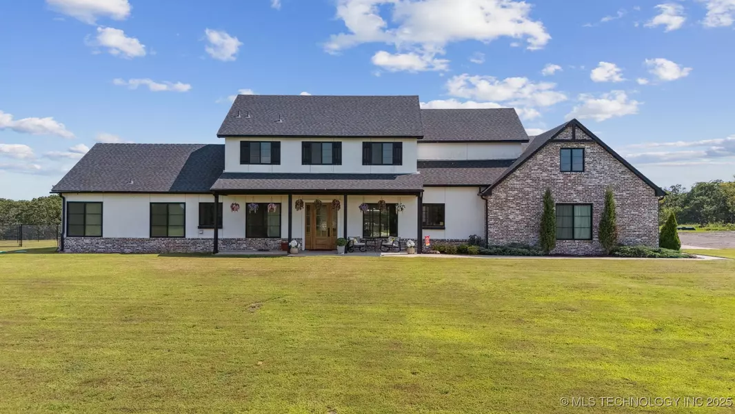 8126 N 220 RD, Beggs, OK 74421