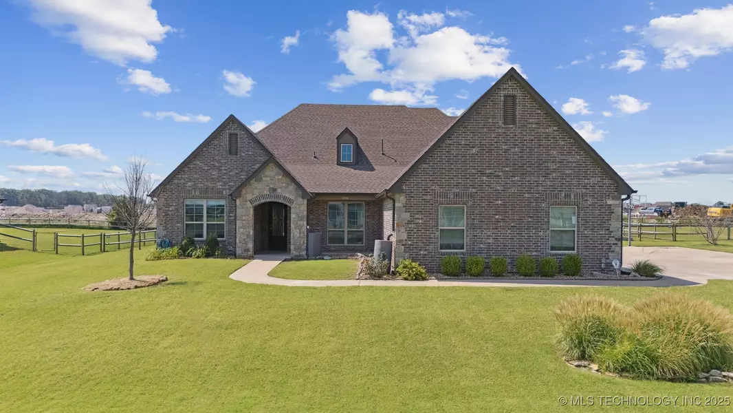 15010 E 82nd ST, Owasso, OK 74055