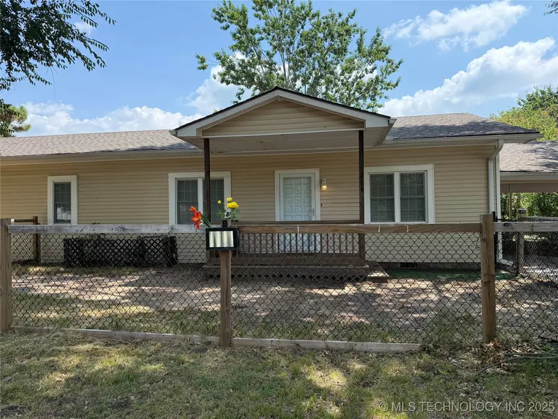 116 SW 5 th ST, Checotah, OK 74426