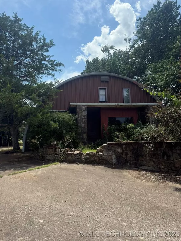 Stilwell, OK 74960,912 W Cedar ST