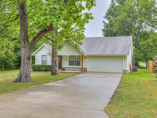 Coweta, OK 74429,212 S Old Main ST