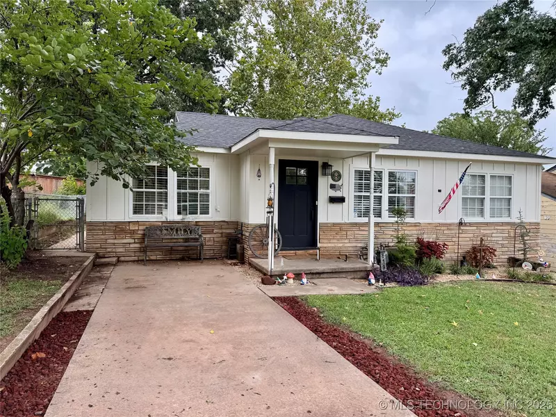 619 E 6th AVE, Bristow, OK 74010
