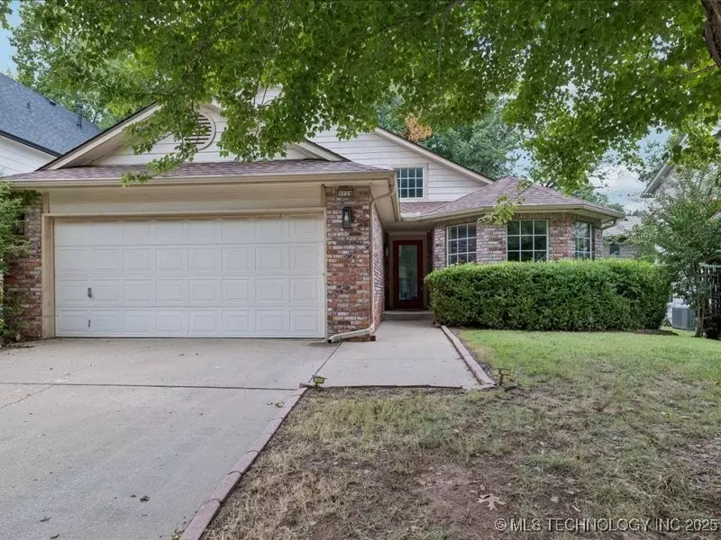 9228 S Hudson AVE, Tulsa, OK 74137