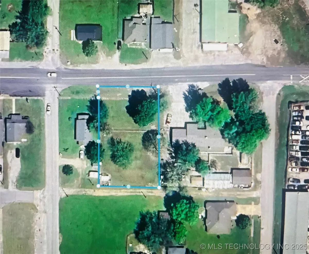 Coweta, OK 74429,210 E Chestnut ST