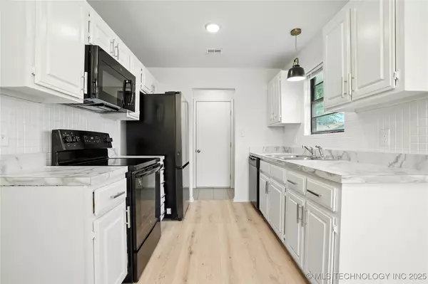 Glenpool, OK 74033,1289 E 139th ST