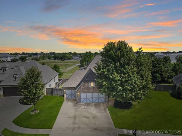 10905 S 77th East Place, Tulsa, OK 74133