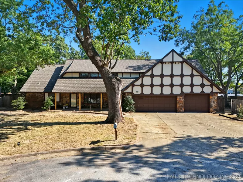 5213 E 100th PL, Tulsa, OK 74137