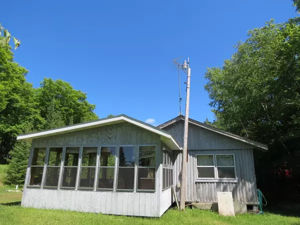 1082 PARDEE LAKE LN E, Winchester, WI 54557