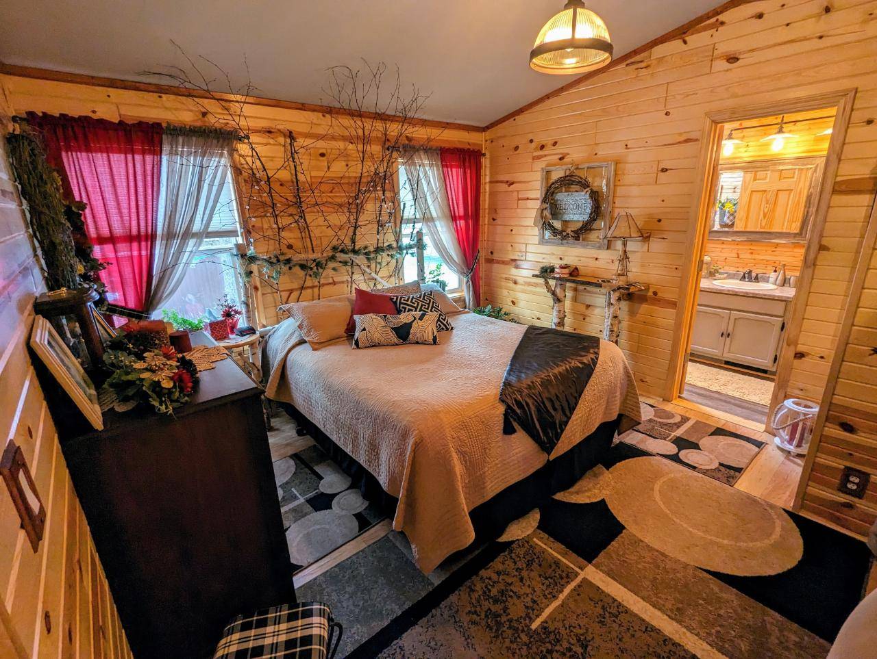 Phillips, WI 54555,W6669 LOG CABIN LN