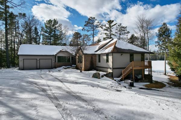 6621 EAGLESHAM RD, Three Lakes, WI 54562