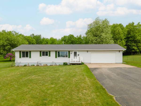 110 HUNTER ST W, Iron River, MI 49935
