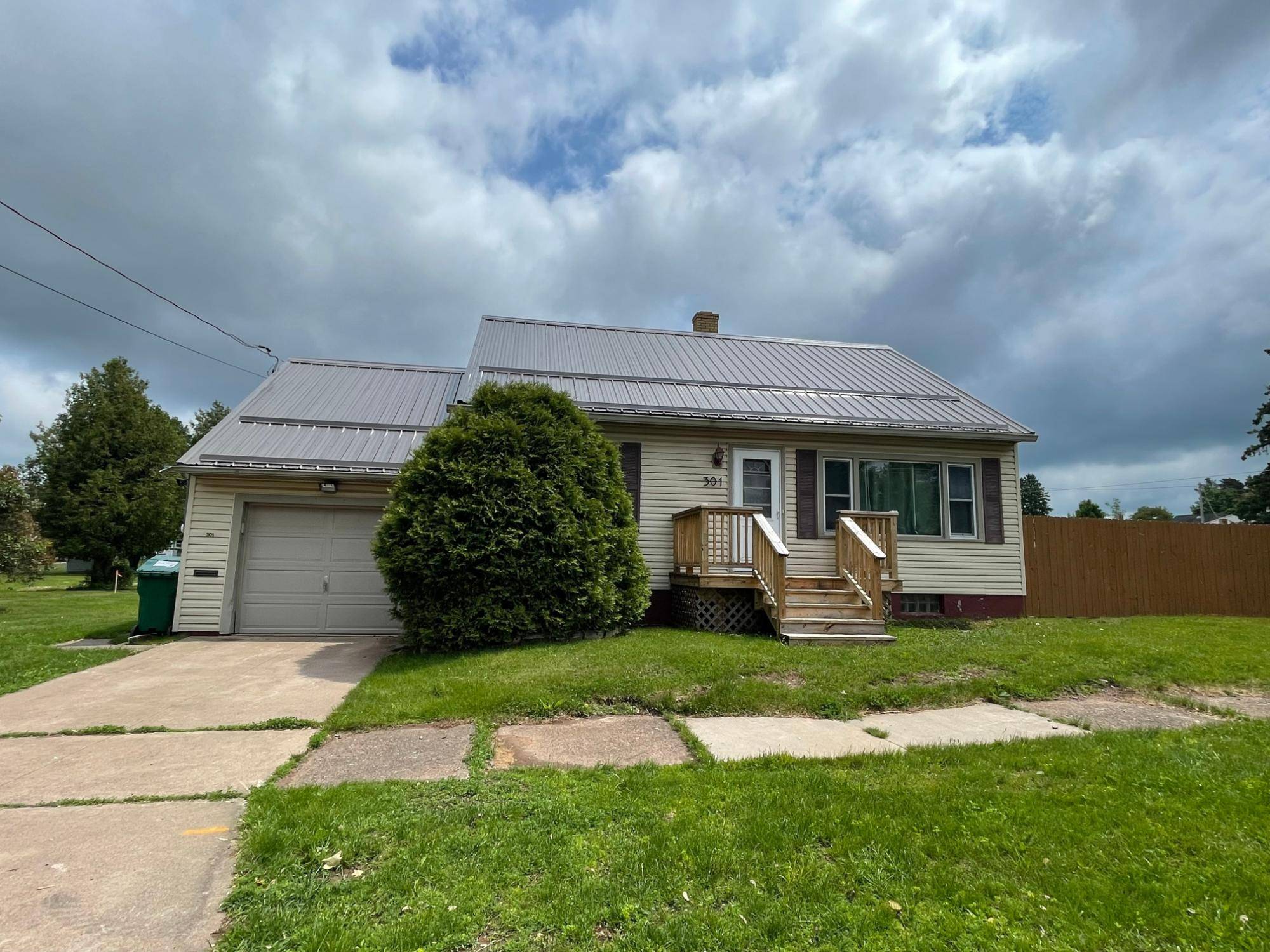 301 7TH AVE N, Hurley, WI 54534