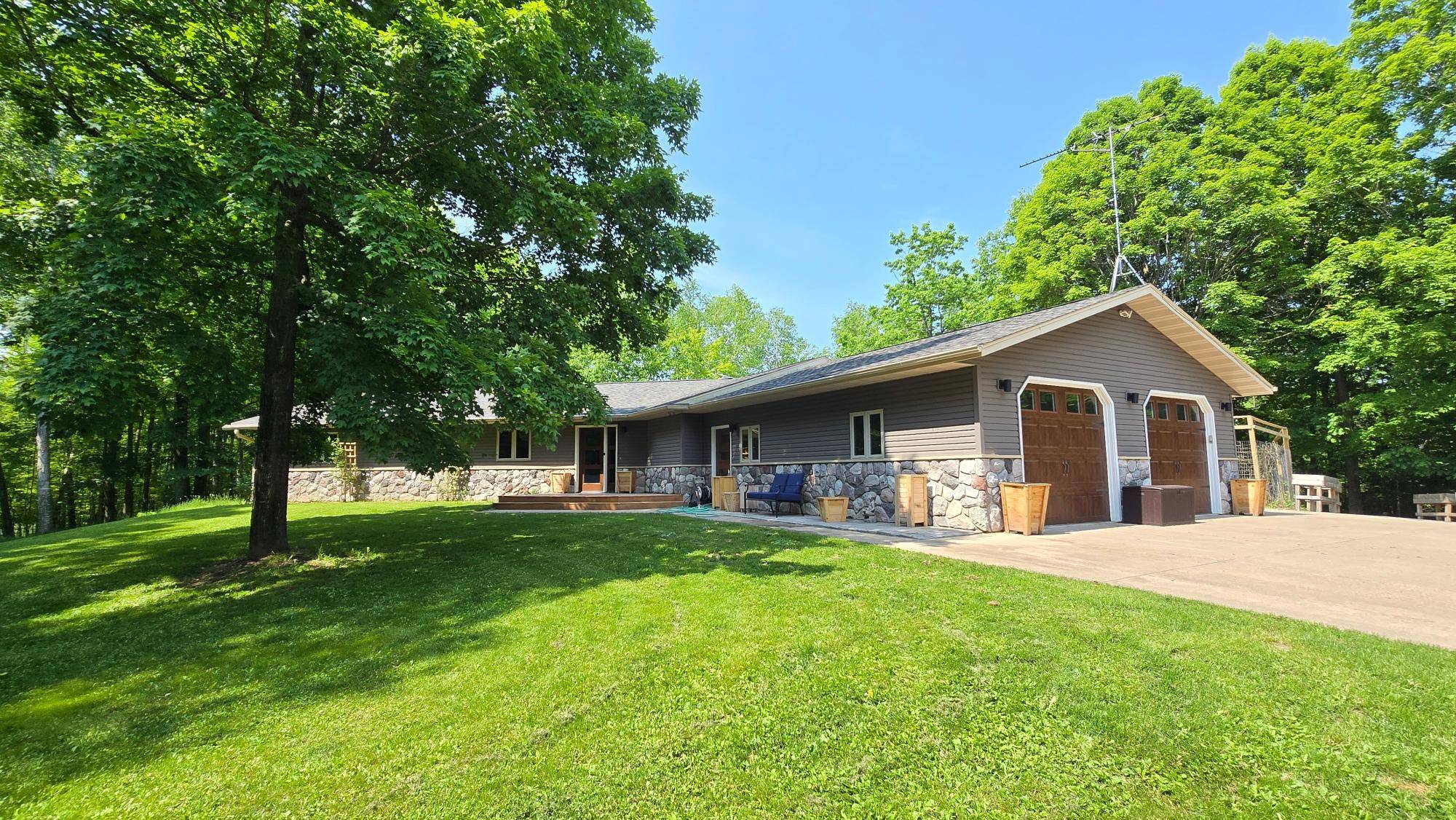 W9200 KELLY LN, Deerbrook, WI 54424
