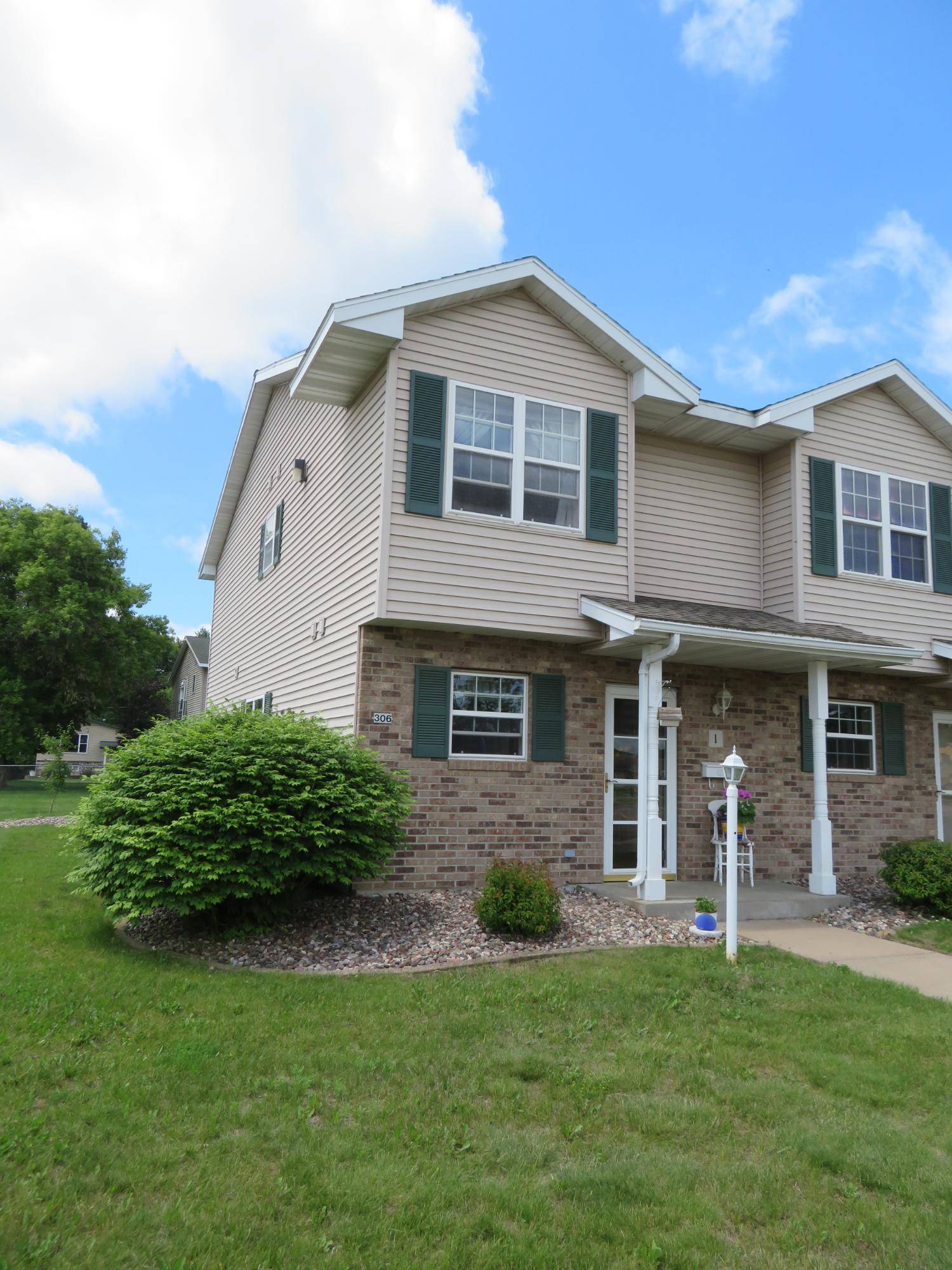 Merrill, WI 54452,306 SALES ST #1