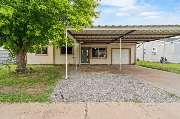 1220 E Darby AVE, Pampa, TX 79065