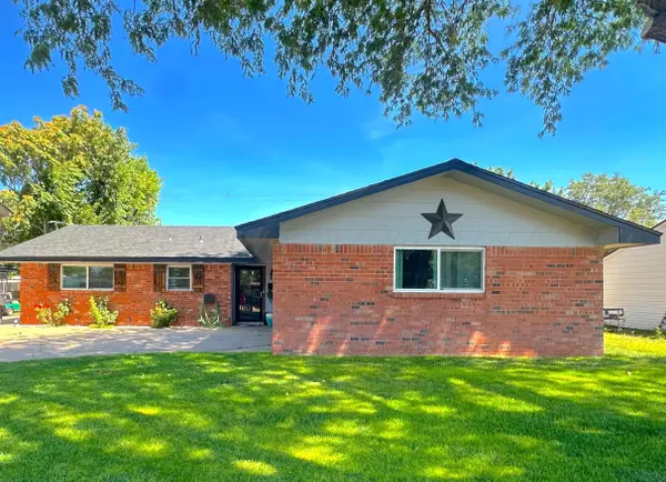 1307 Geary RD, Dumas, TX 79029