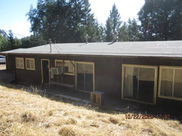 1070 Old Briceland RD, Garberville, CA 95542