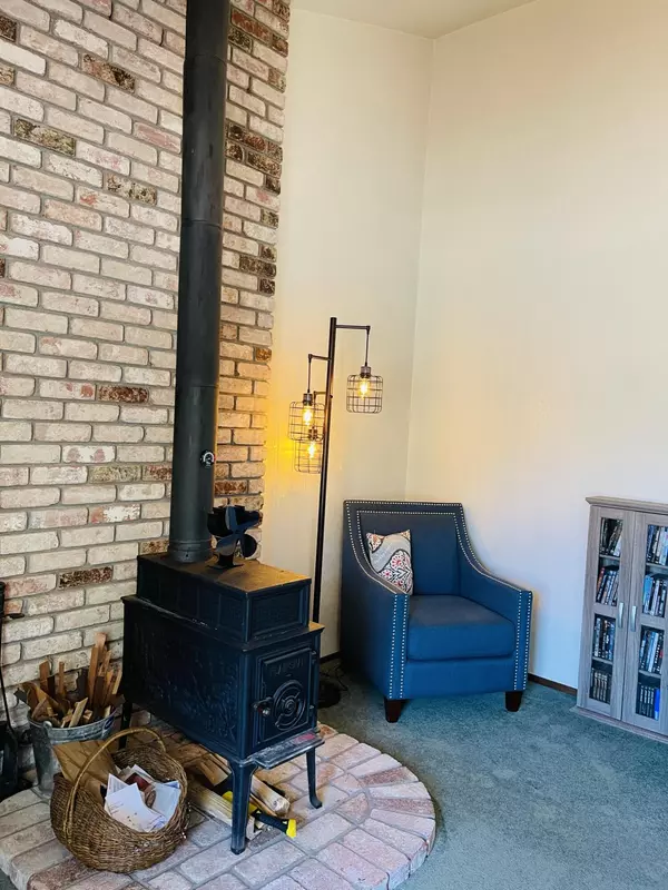 Cutten, CA 95503,5815 Walnut DR