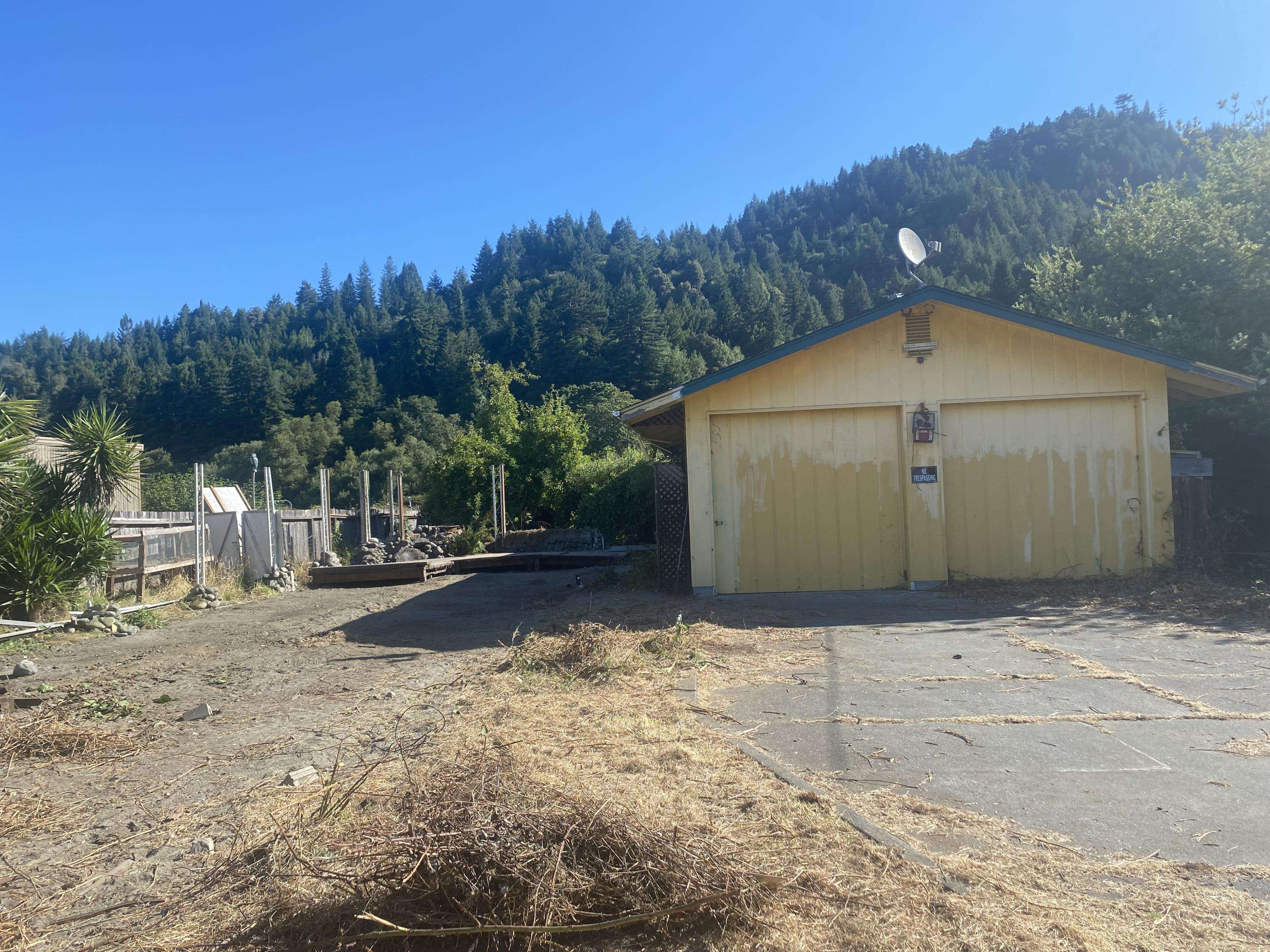 51 & 61 Redwood RD, Klamath, CA 95548