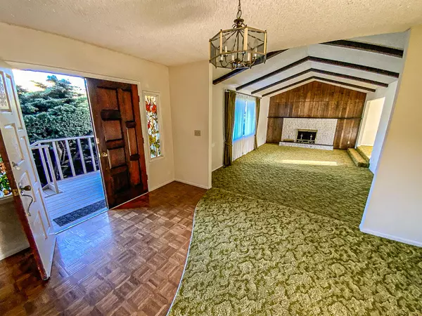 Cutten, CA 95503,651 Hilma DR