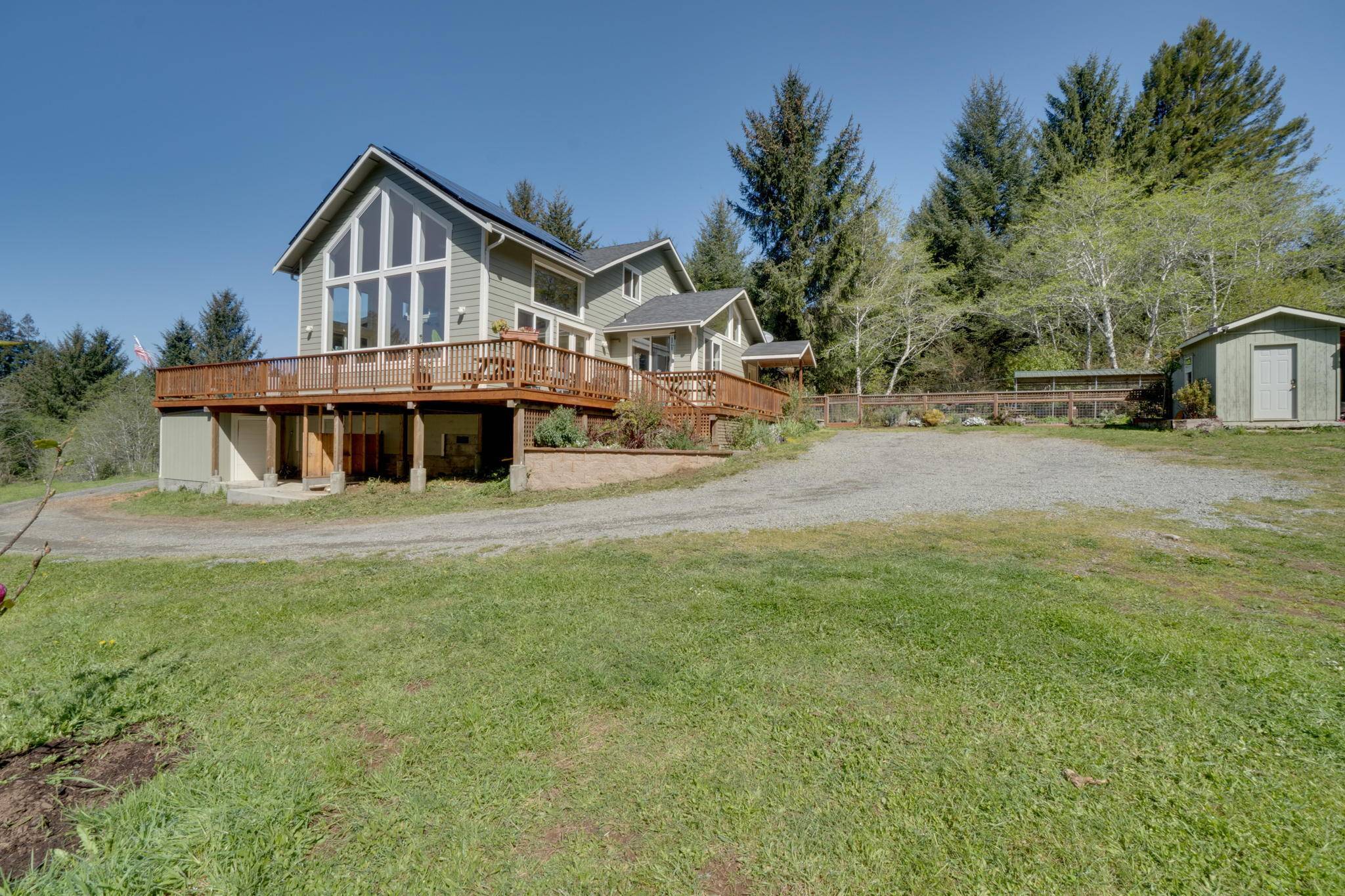 111 Old Wagon RD, Westhaven, CA 95570