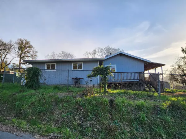 Garberville, CA 95542,520 Timber LN