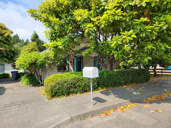 2163 Fern ST, Cutten, CA 95503