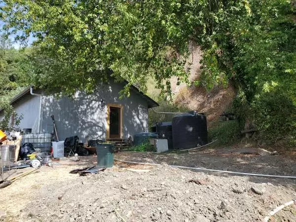 Garberville, CA 95542,1041 Sprowl Creek RD