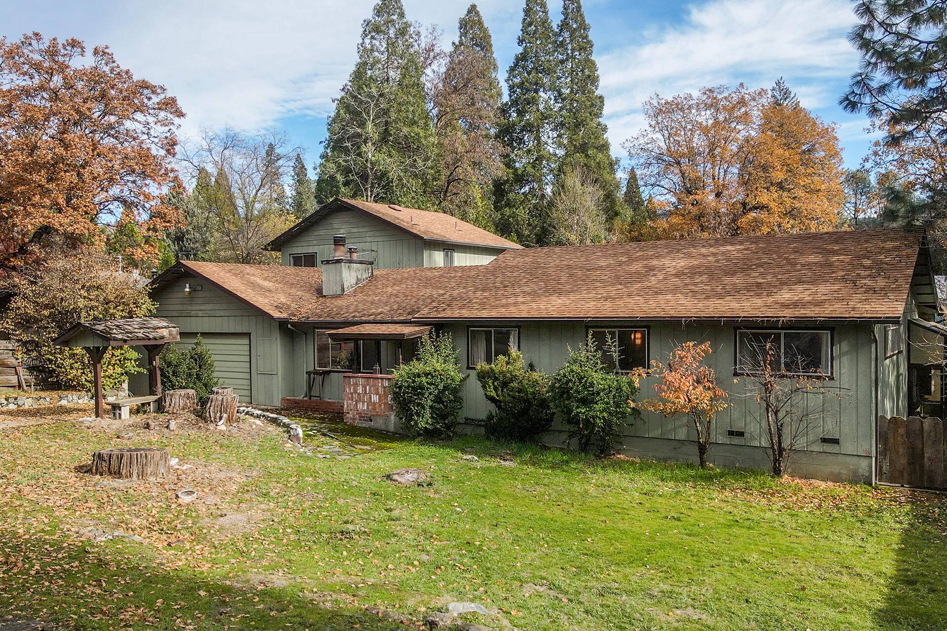 31 Cedar LN, Weaverville, CA 96093