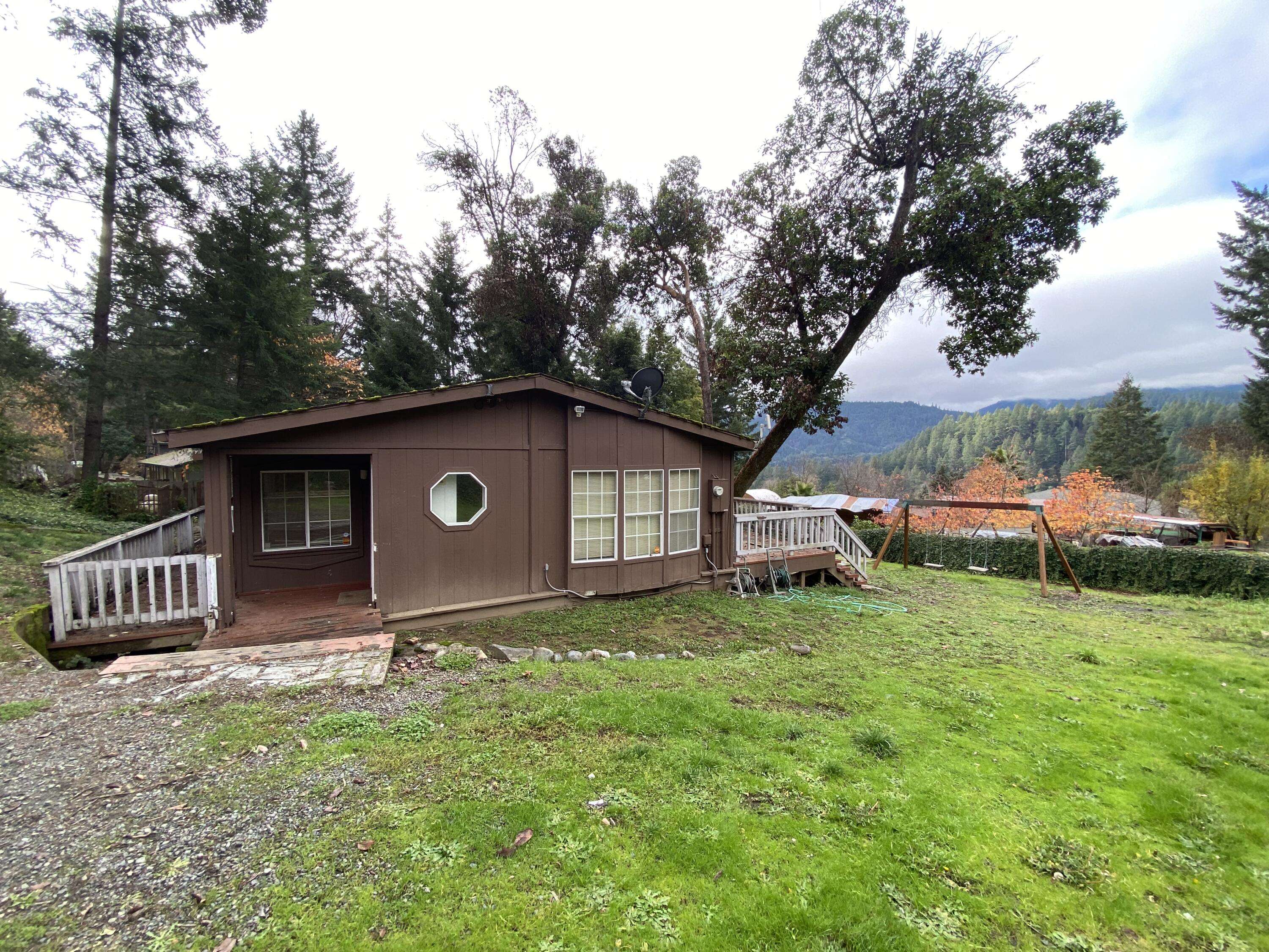 476 Sunset LN, Willow Creek, CA 95573
