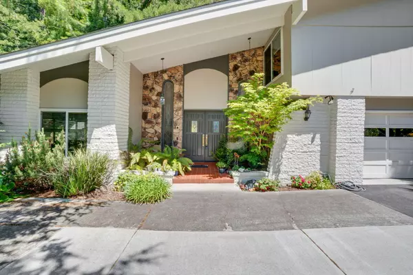 2301 Plunkett RD, Bayside South, CA 95524