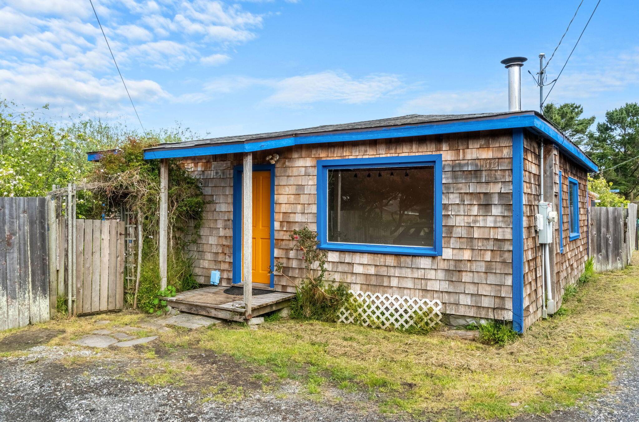 1775 Raineri DR, Manila, CA 95521