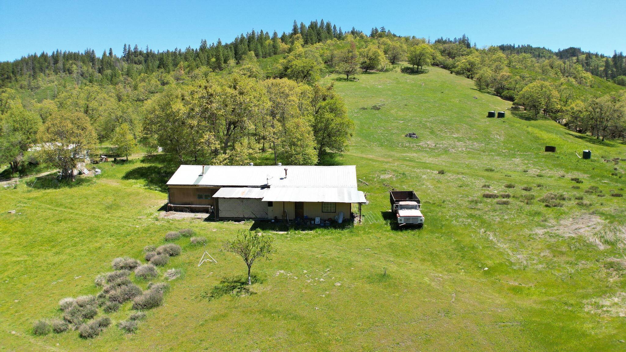 2761 Van Duzen RD, Mad River, CA 95526