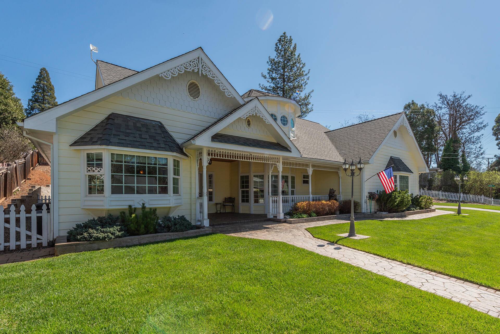 20 Taylor ST, Weaverville, CA 96093