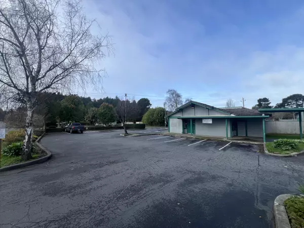 Eureka, CA 95503,2715 Hubbard LN