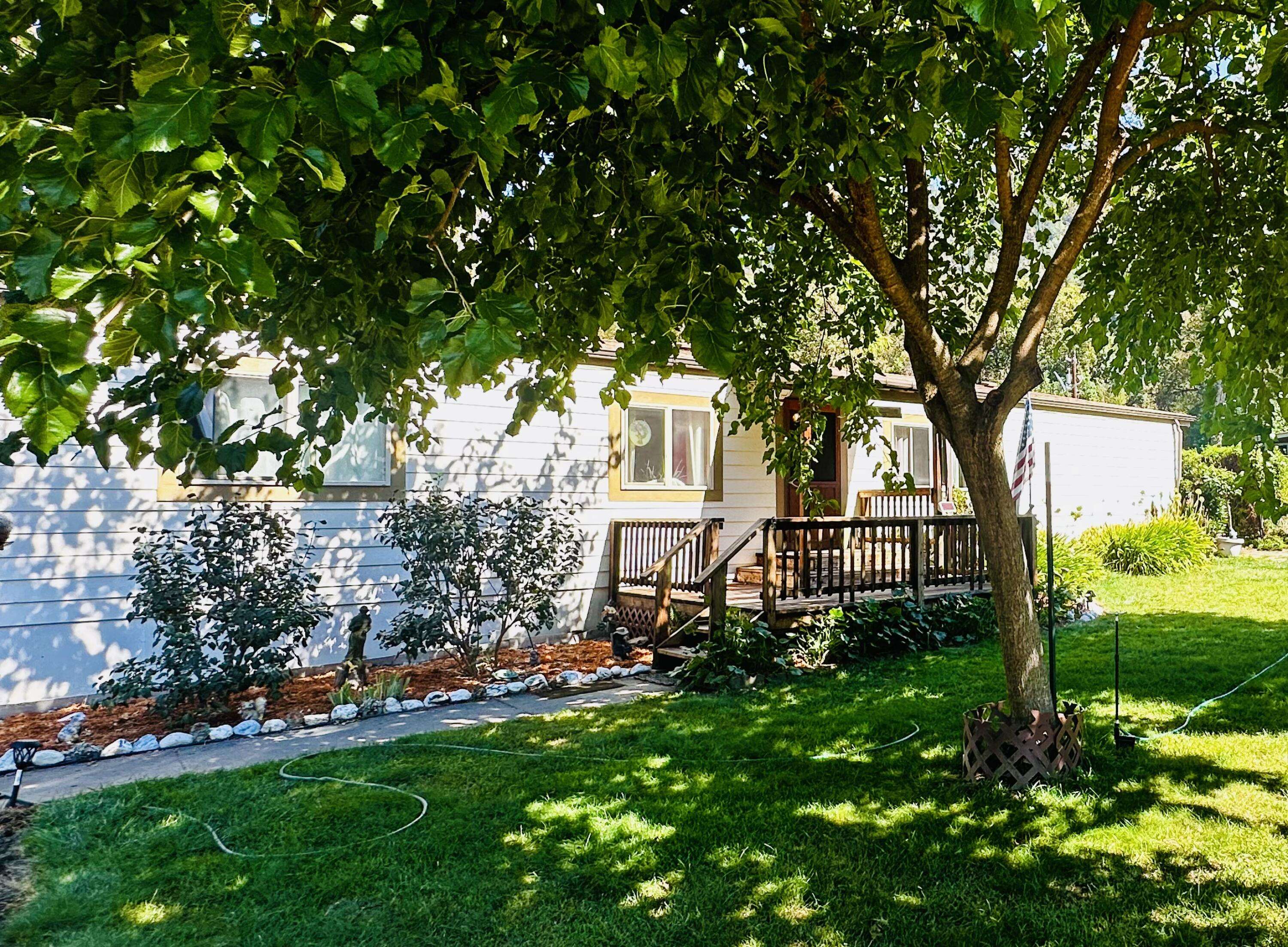 79 Moccasin DR, Willow Creek, CA 95573