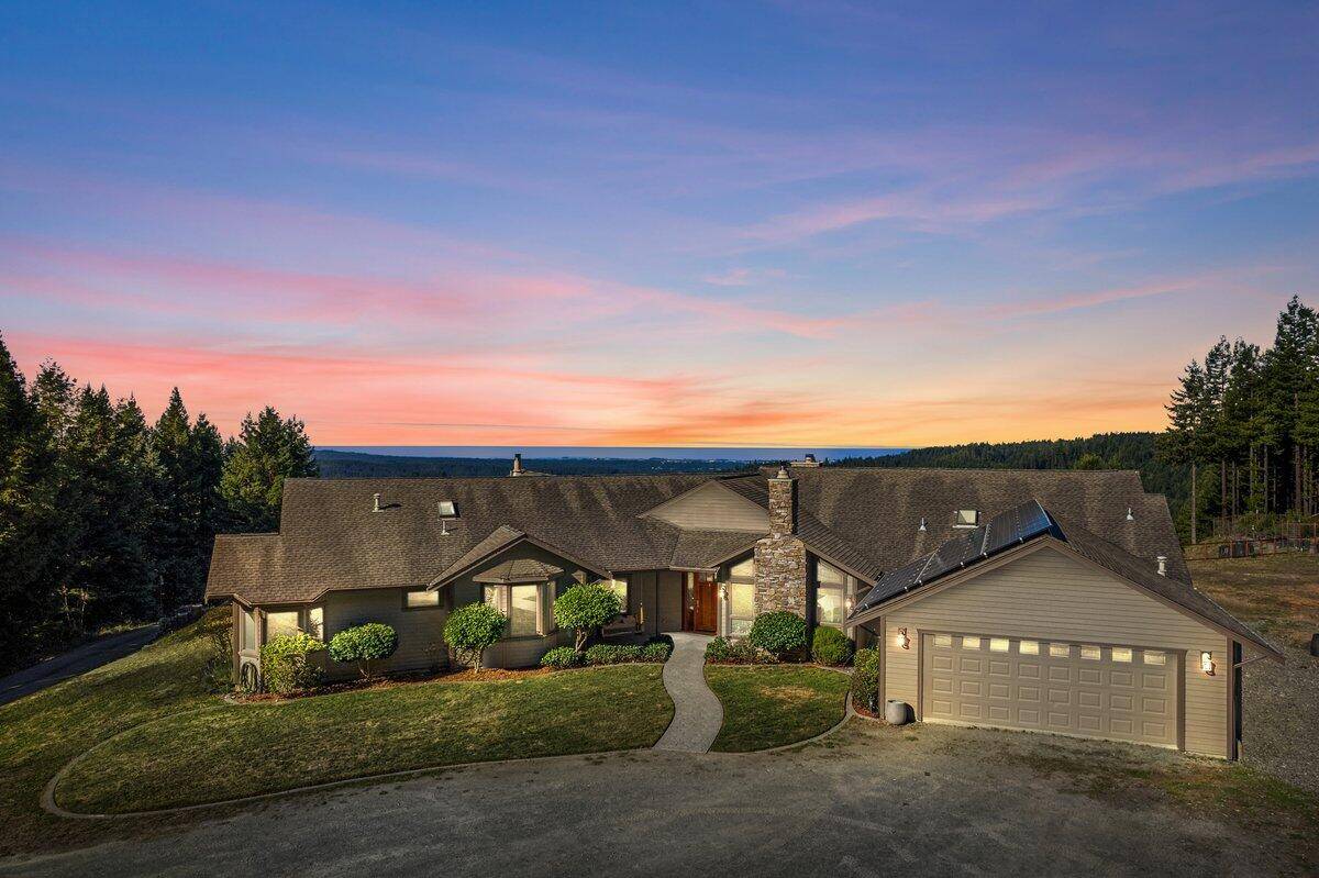 4545 Greenwood Heights DR, Kneeland, CA 95549