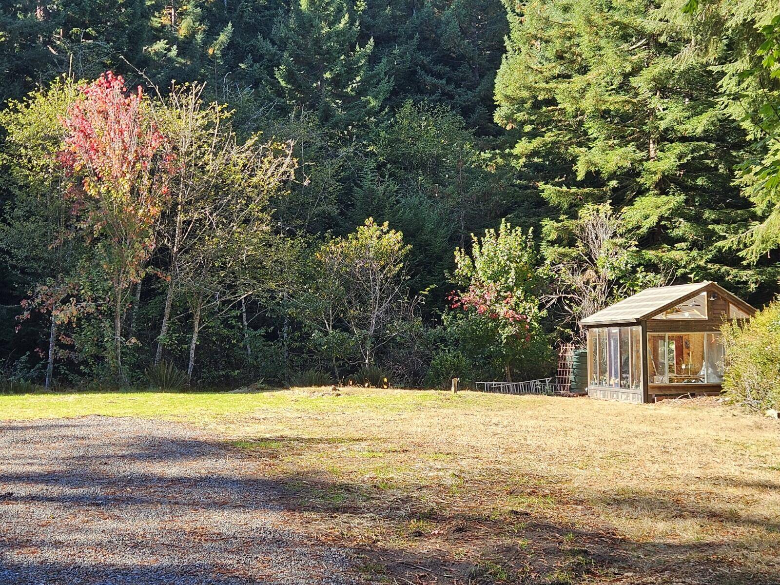 240 Burke LN, Kneeland, CA 95549