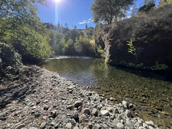 811 Power House RD,  Junction City,  CA 96048