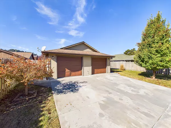 Rio Dell, CA 95562,910 Hilda CT