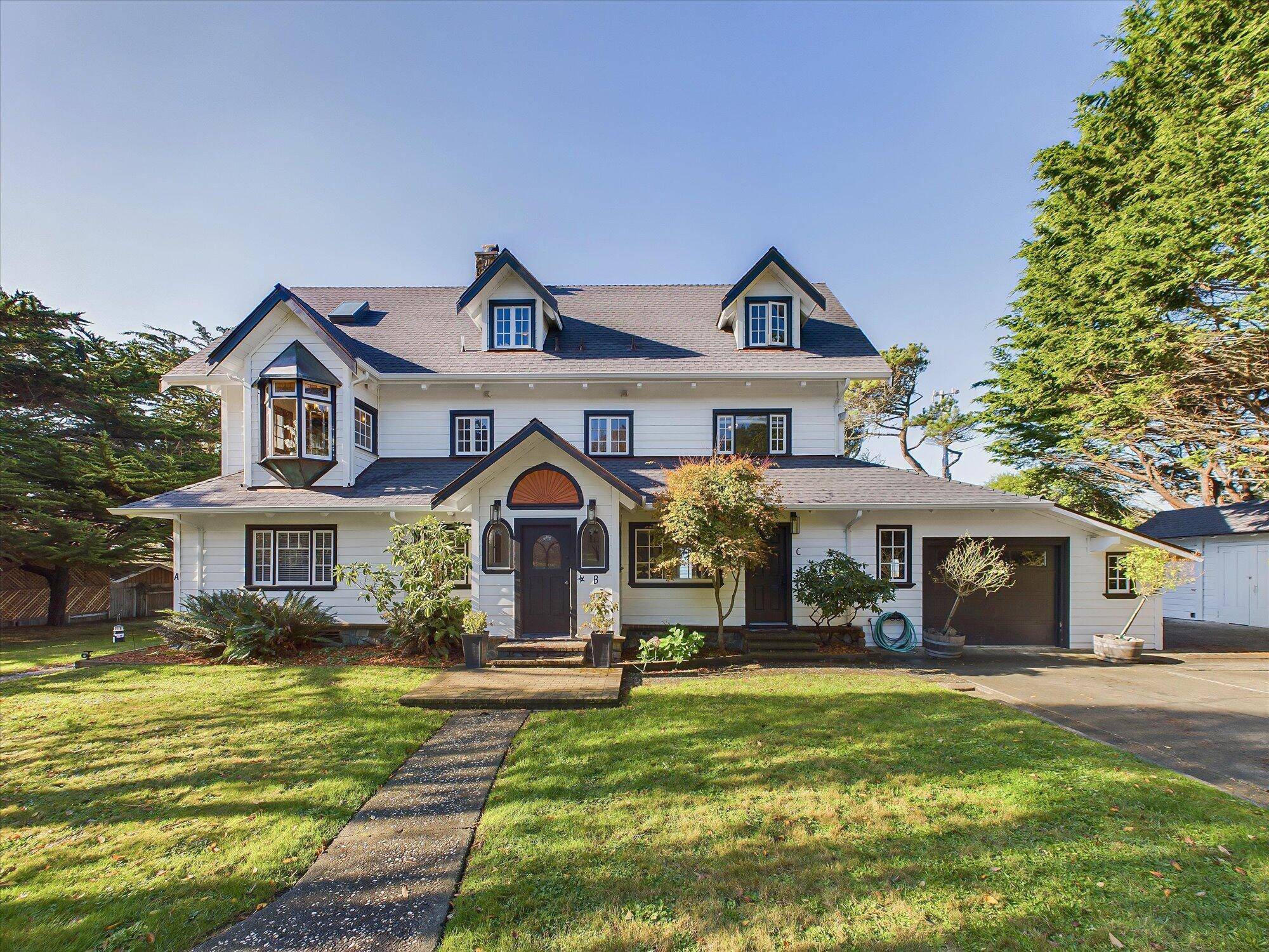 1872 Patrick Point DR, Trinidad, CA 95570