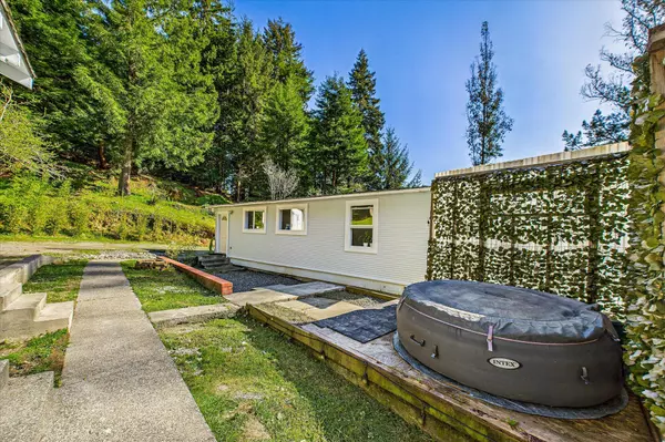 Freshwater, CA 95503,1879 Freshwater RD