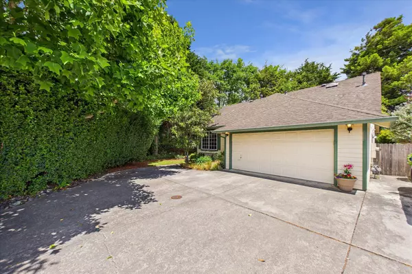 Mckinleyville, CA 95519,1383 Chaparral AVE