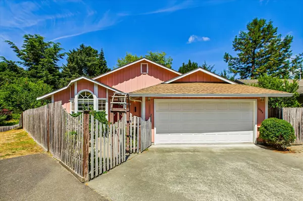3995 Hillside CT, Eureka, CA 95503